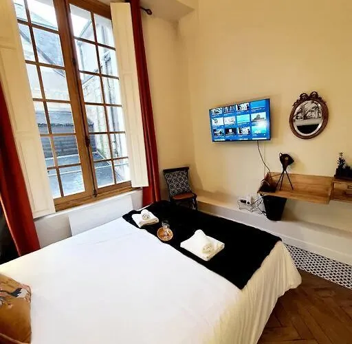 T2 Calme Vieux Basilique Апартаменты *